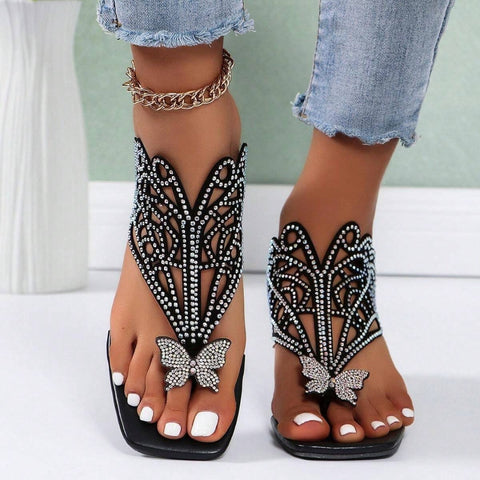 Chinelos MARISA, para um Look de Verão Moderno