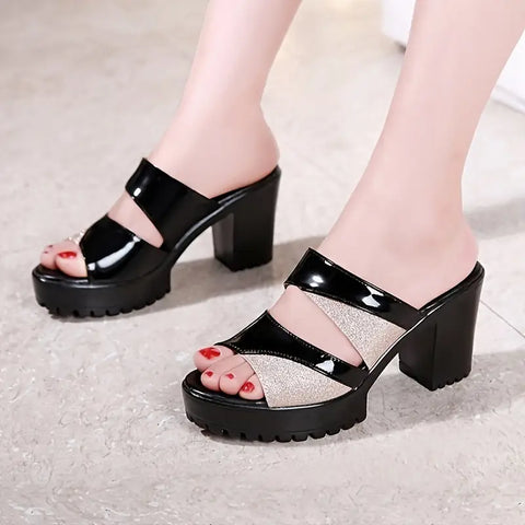 Sandálias EMMA, Slip-on com plataforma.