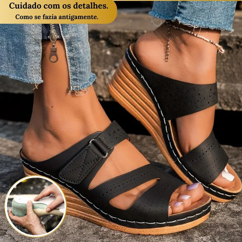 Sandálias ALESSANDRA, artesanais com sola plataforma.