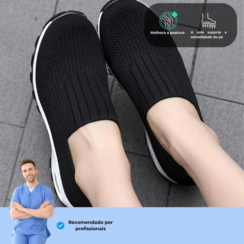 Sapatos de senhora com uma confortável sola elevada