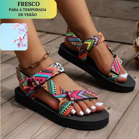 Sandálias ALEJANDRA, coloridas, slip-on com fecho em straps.